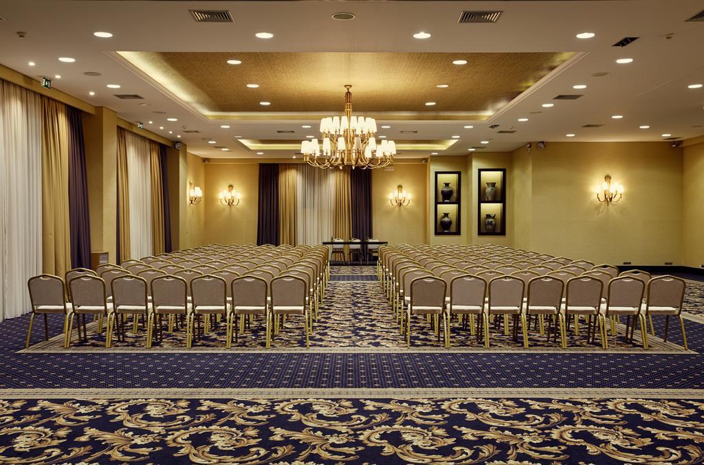 Limneon Resort & Spa Castória Exterior foto The ballroom